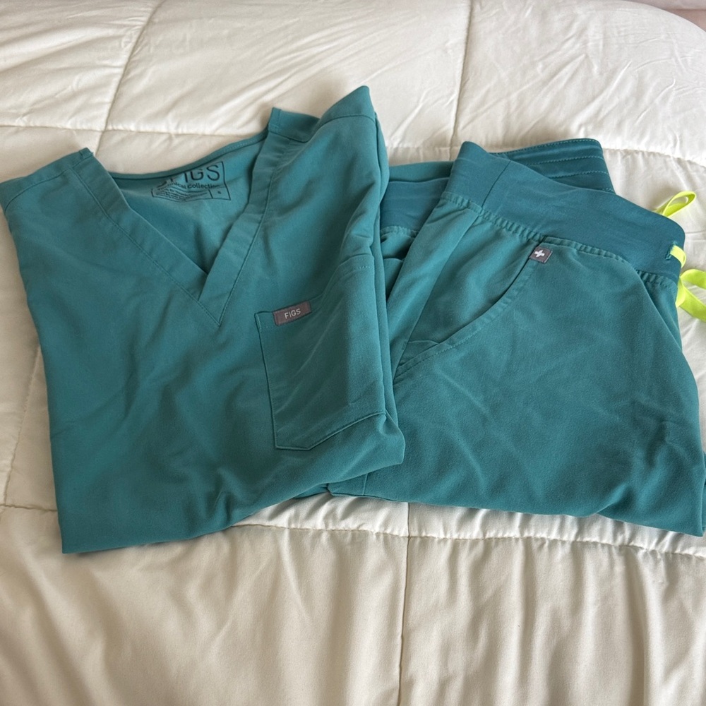 FIGS Marine S Scrub Set